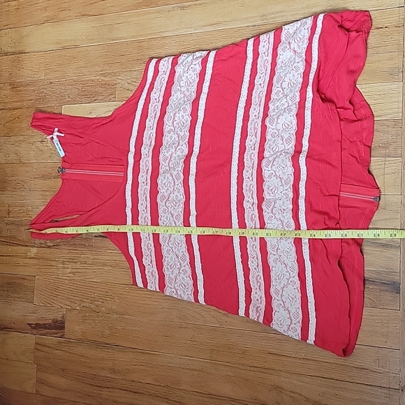 Kimchi Blue Lace Zip Tank - Picture 9 of 9